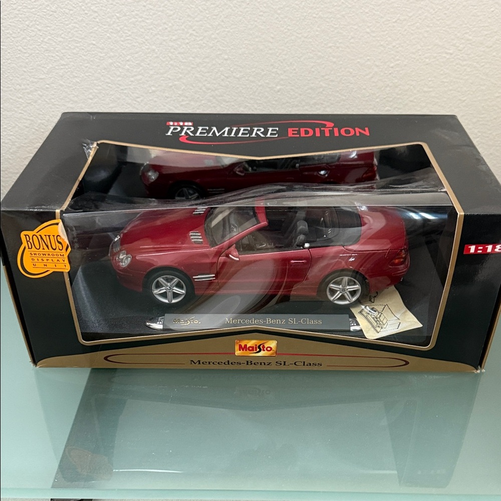 Maisto Mercedes-Benz SL-Class Model Car - Red
